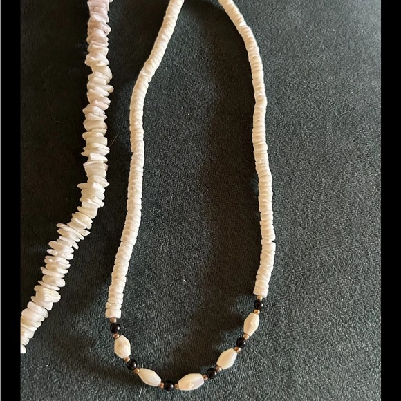 FINAL CLEARANCE VINTAGE (3) PUKA SHELL/MOTHER OF PEARL NECKLACES/PAIR EARRINGS - Picture 5 of 13